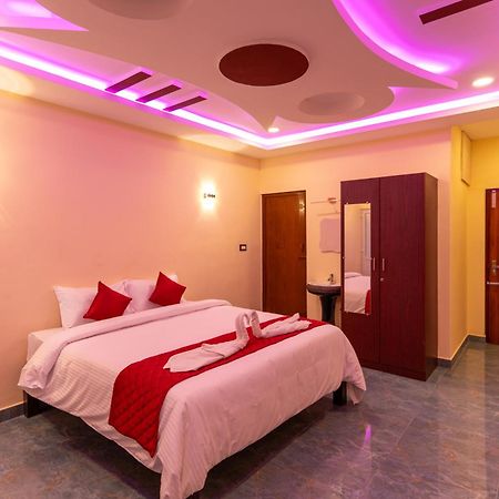 Auro Beach Resort Пудучеррі Екстер'єр фото