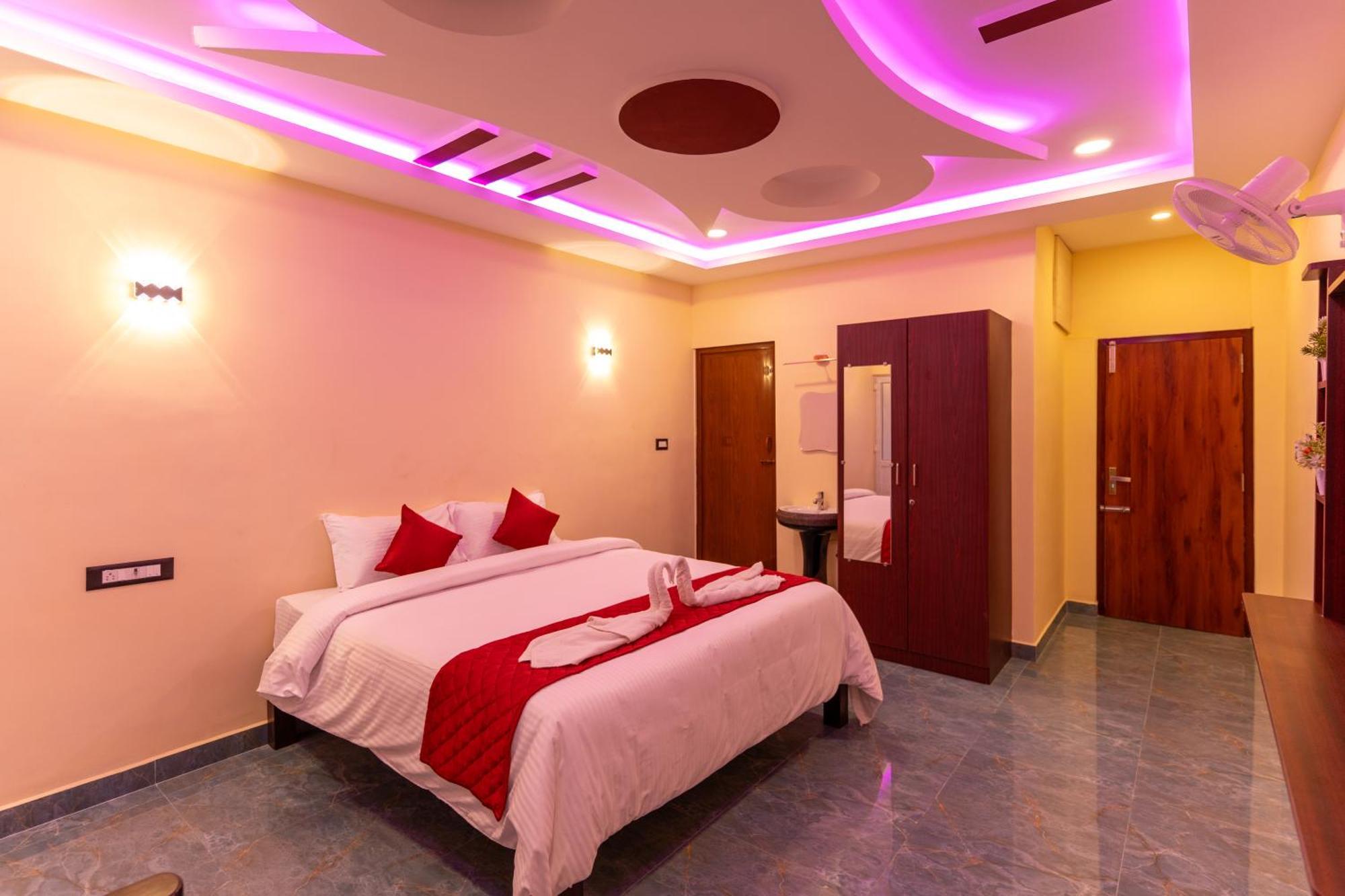 Auro Beach Resort Пудучеррі Екстер'єр фото