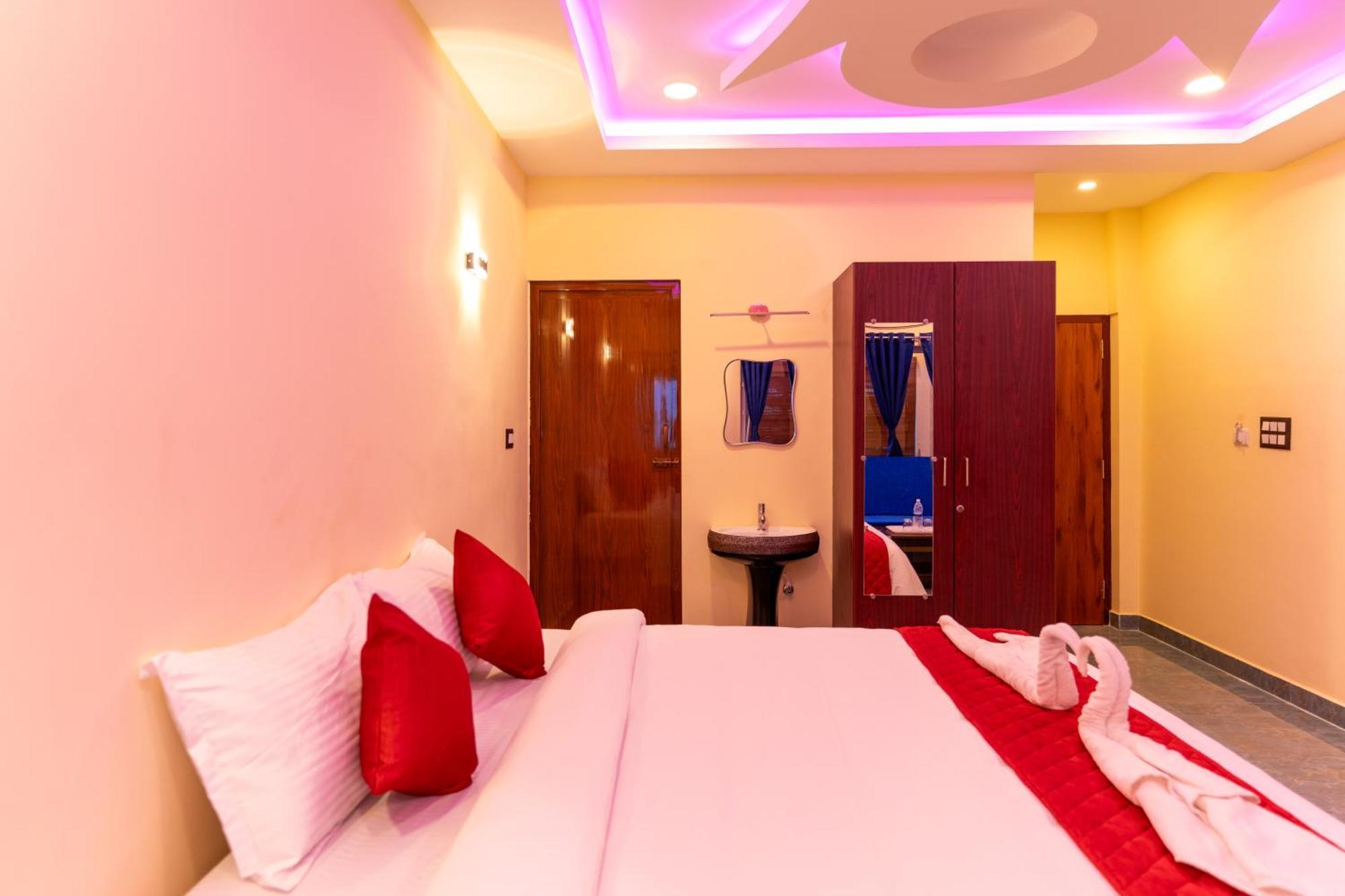 Auro Beach Resort Пудучеррі Екстер'єр фото